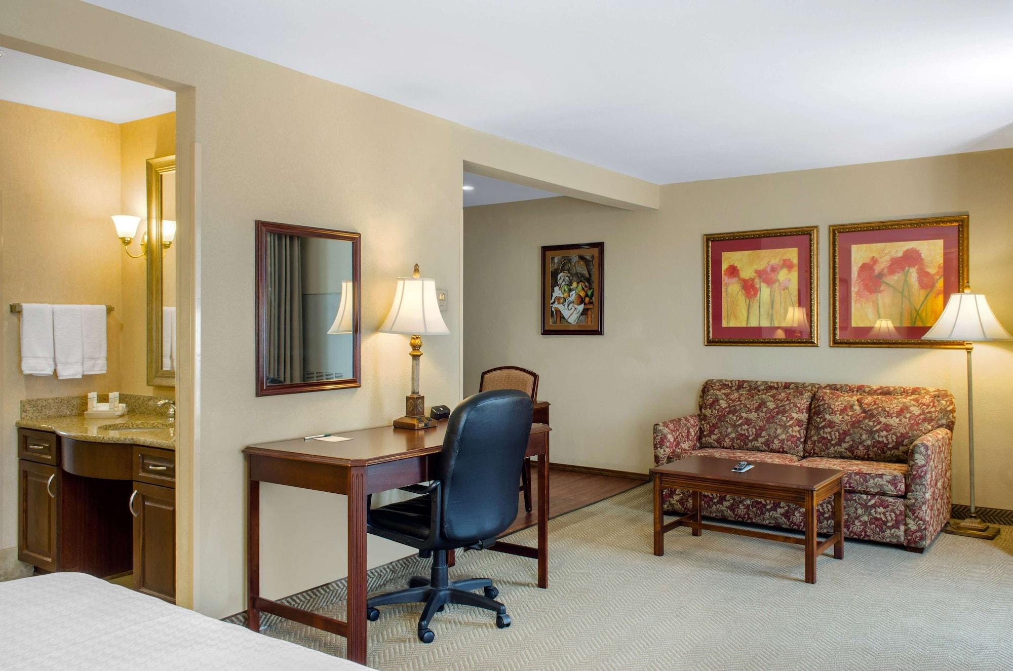 โฮมวู้ด สวีท บาย ฮิลตัน โควิงตัน Hotel ภายนอก รูปภาพ