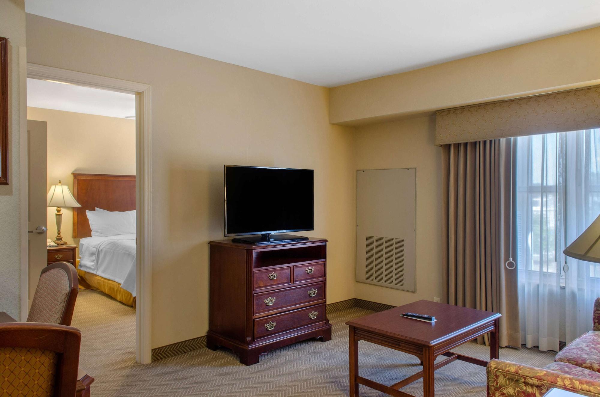 โฮมวู้ด สวีท บาย ฮิลตัน โควิงตัน Hotel ภายนอก รูปภาพ