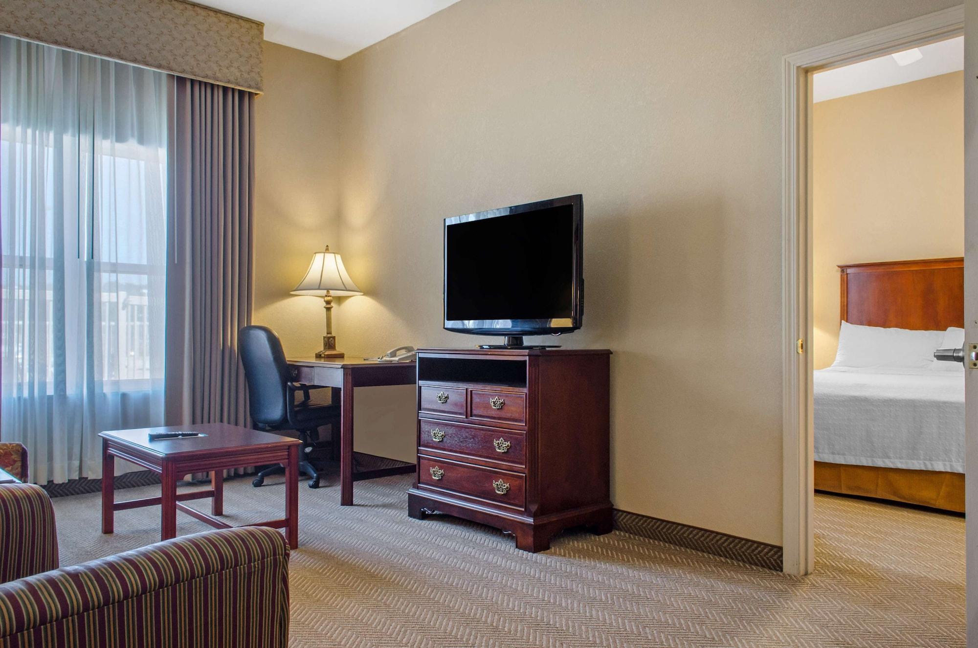 โฮมวู้ด สวีท บาย ฮิลตัน โควิงตัน Hotel ภายนอก รูปภาพ